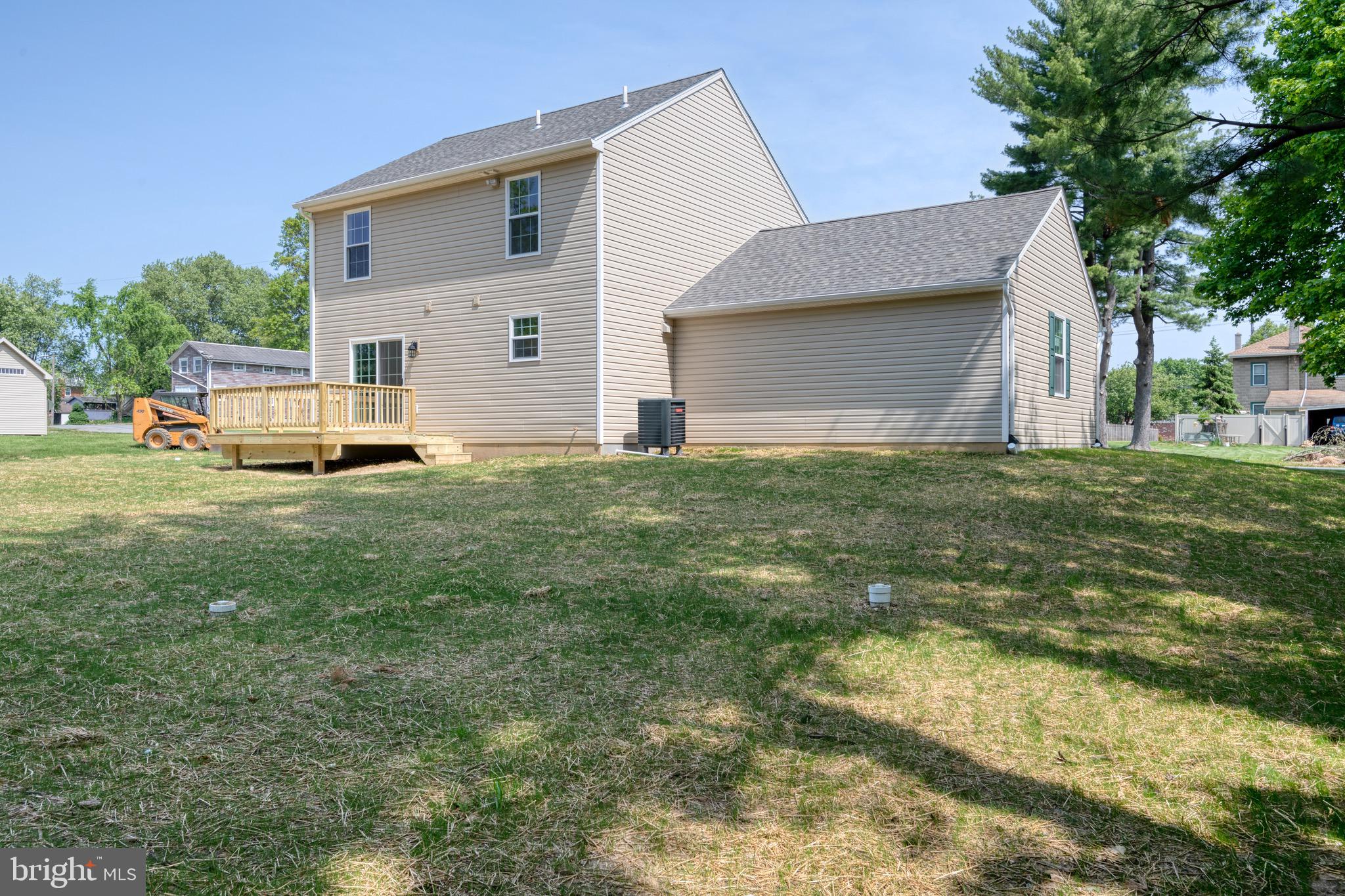151 Cedar Lane Reading, PA 19607 - Photo 5 of 36