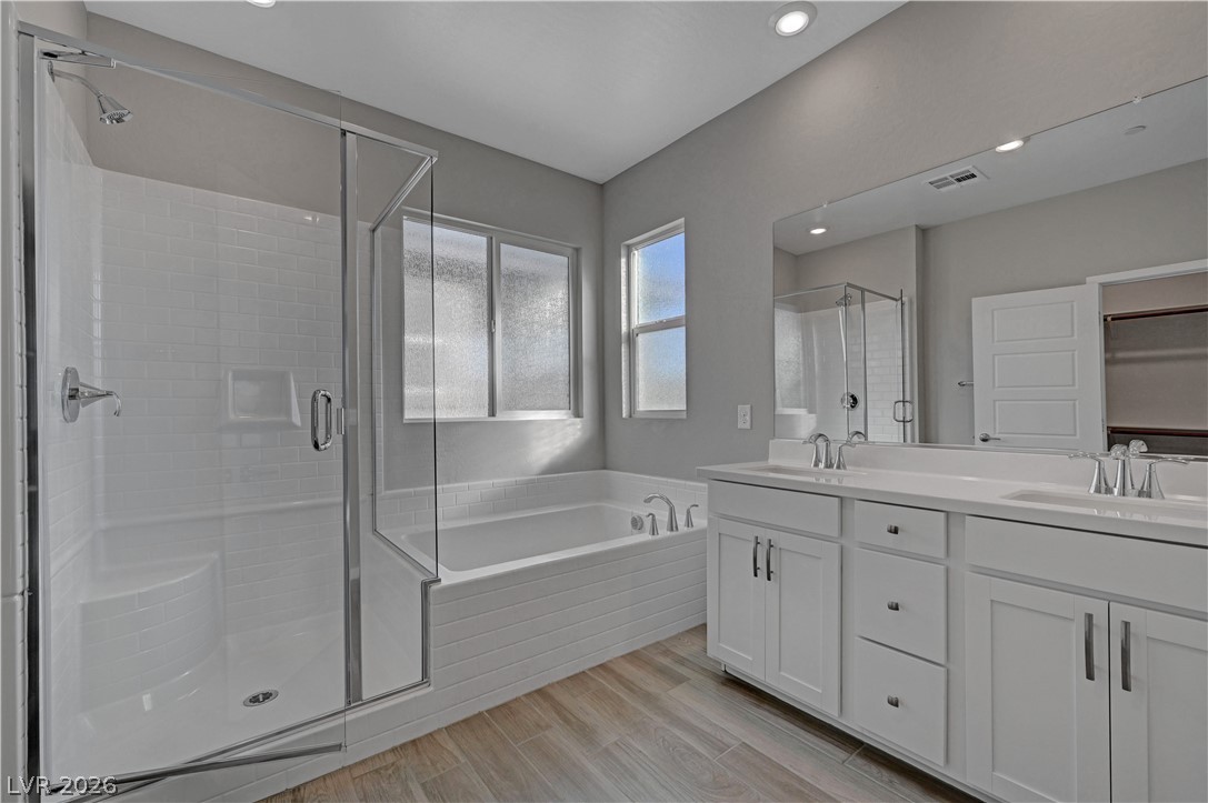 19 Strada Barbera Henderson, NV 89011 - Photo 28 of 53 Primary bathroom