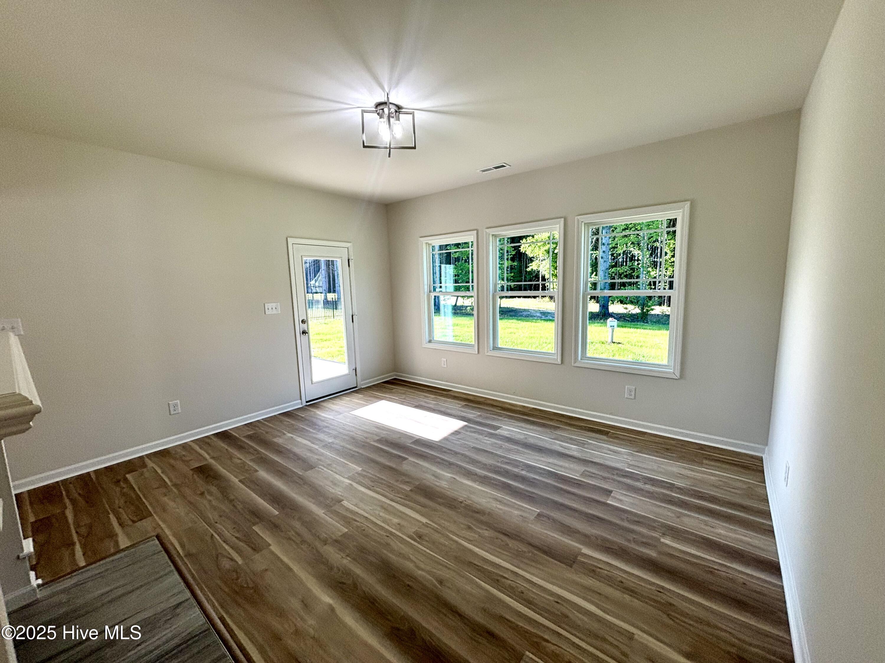 427 Earnest Way Kenly, NC 27542 - Photo 8 of 38 IMG_2033