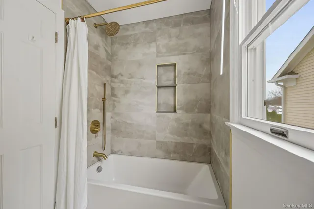 $3,500 | 19 Windy Knolls, Unit RIGHT SIDE, Greenwich, CT 06831