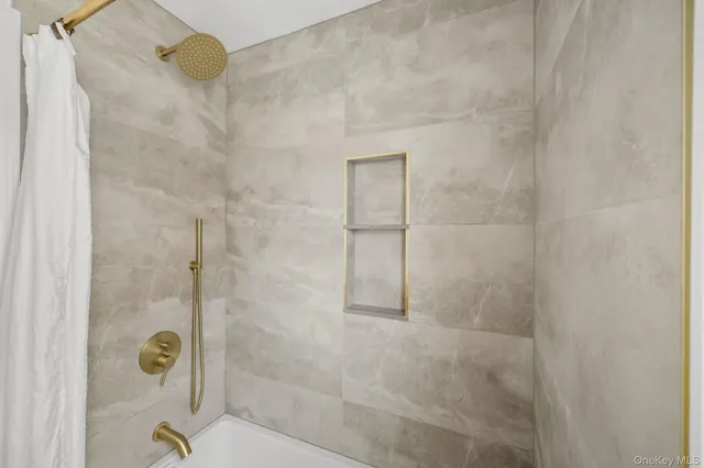 $3,500 | 19 Windy Knolls, Unit RIGHT SIDE, Greenwich, CT 06831