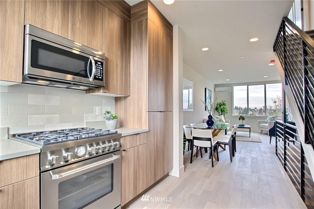 908 North 46th Street, Unit H Seattle, WA 98103 - Photo 11 of 26