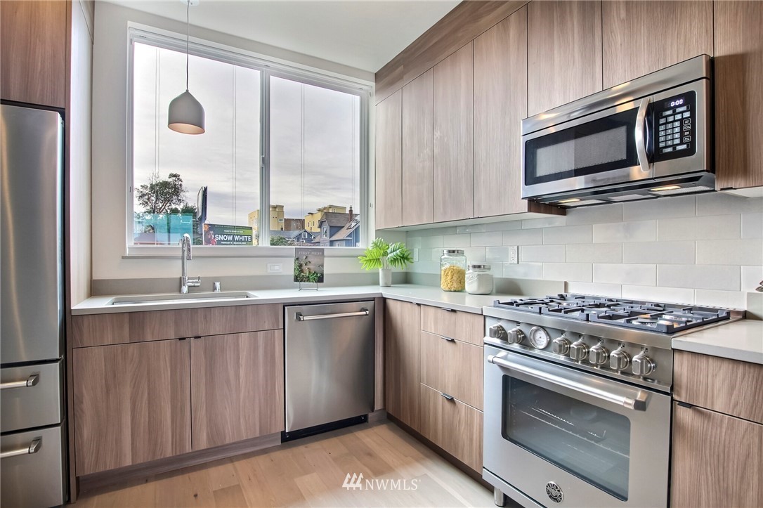 908 North 46th Street, Unit H Seattle, WA 98103 - Photo 12 of 26