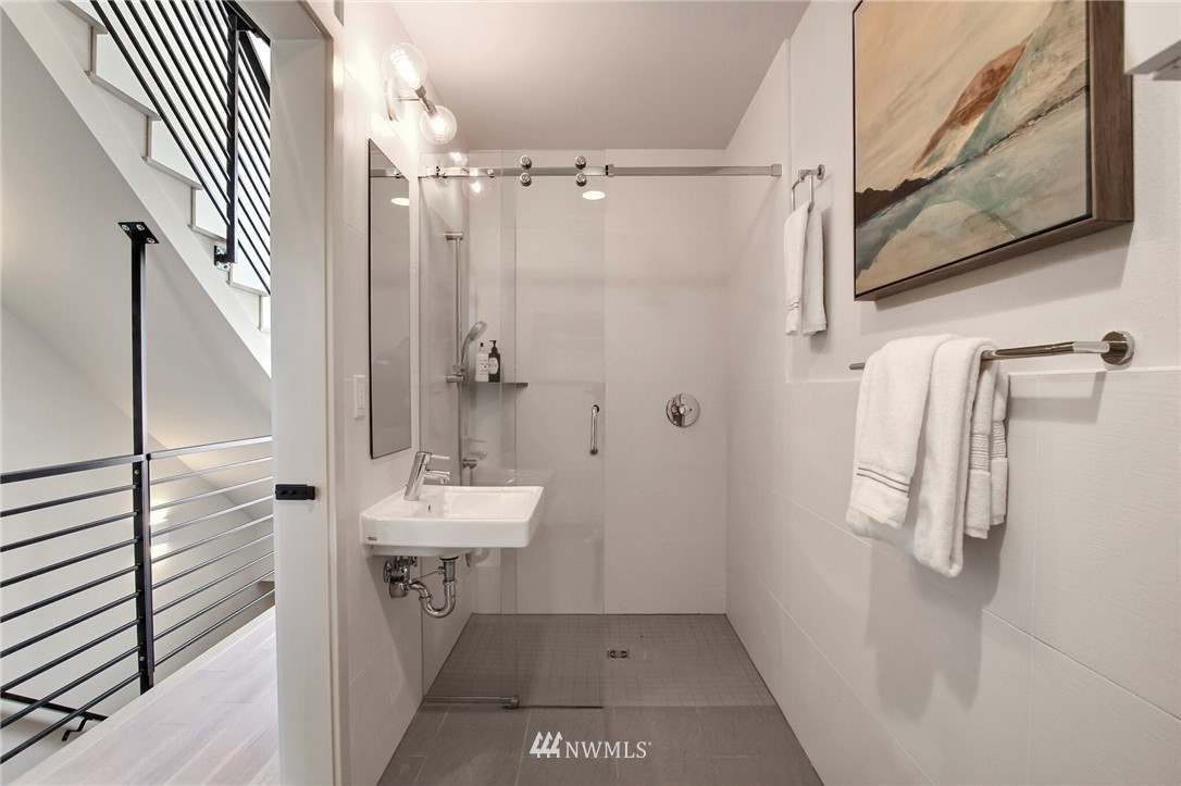 908 North 46th Street, Unit H Seattle, WA 98103 - Photo 15 of 26
