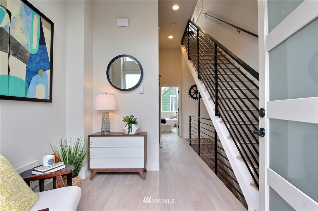 908 North 46th Street, Unit H Seattle, WA 98103 - Photo 3 of 26