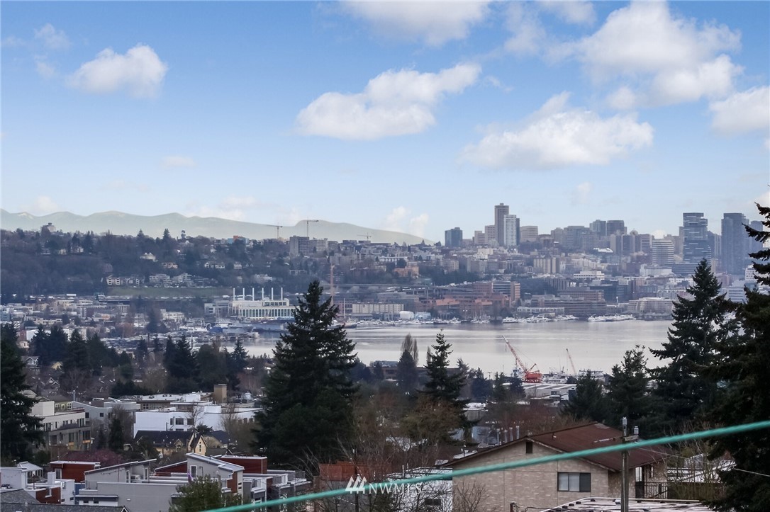 908 North 46th Street, Unit H Seattle, WA 98103 - Photo 25 of 26
