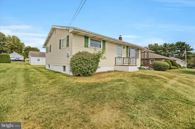 $234,900 | 616 West Maple Street, Valley View, PA 17983