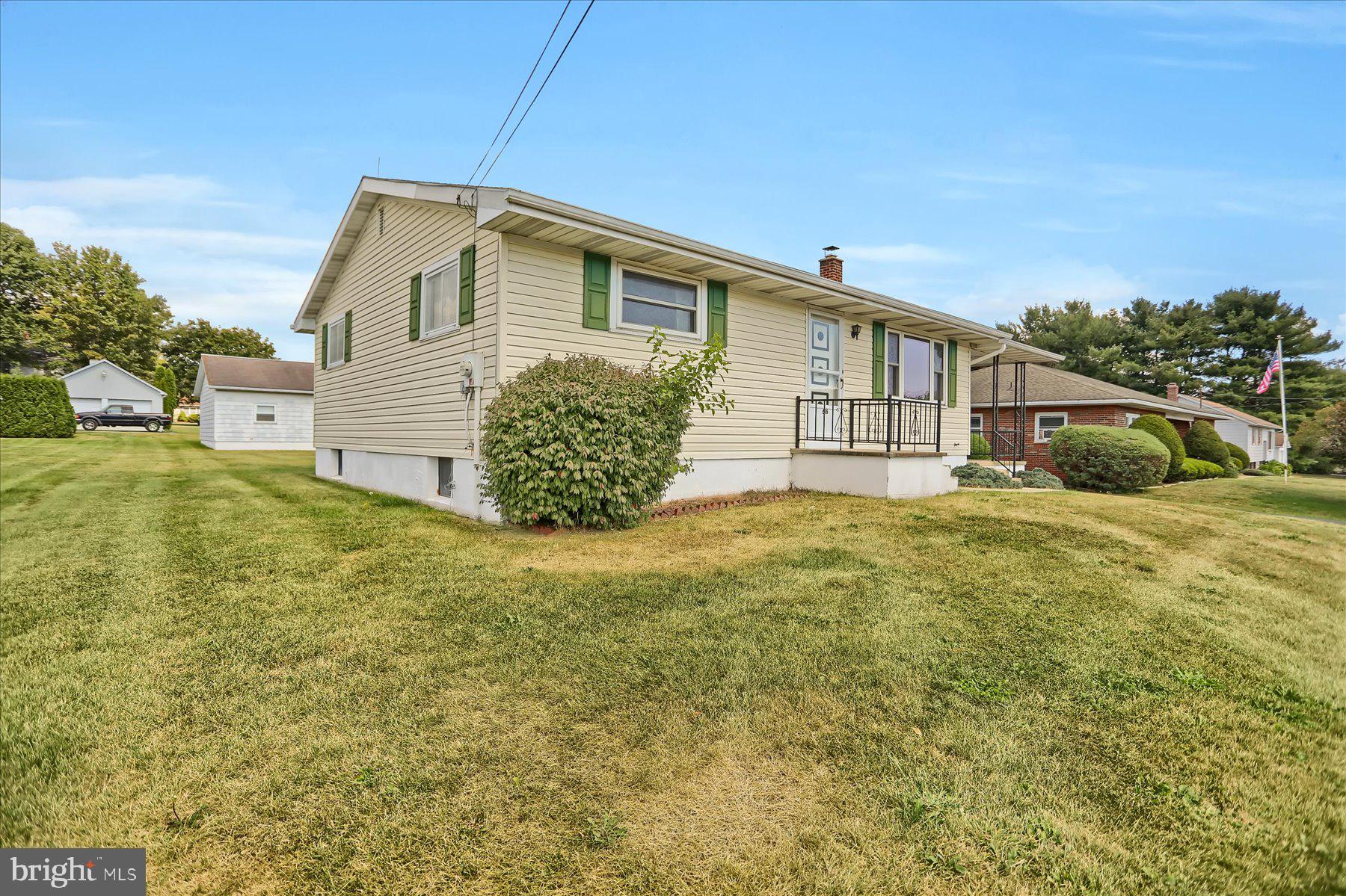 616 West Maple Street Valley View, PA 17983 - Photo 1 of 25