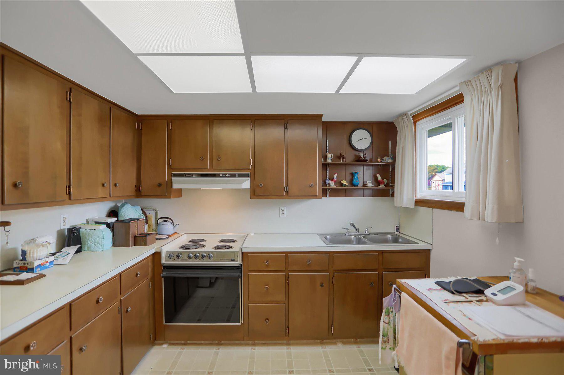 616 West Maple Street Valley View, PA 17983 - Photo 17 of 25