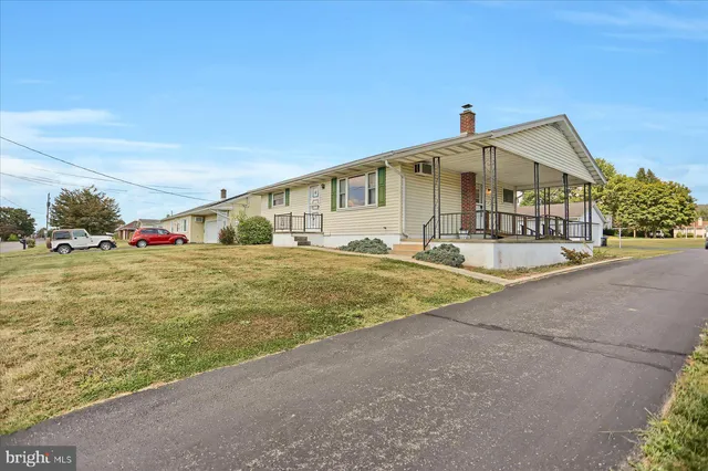 $234,900 | 616 West Maple Street, Valley View, PA 17983