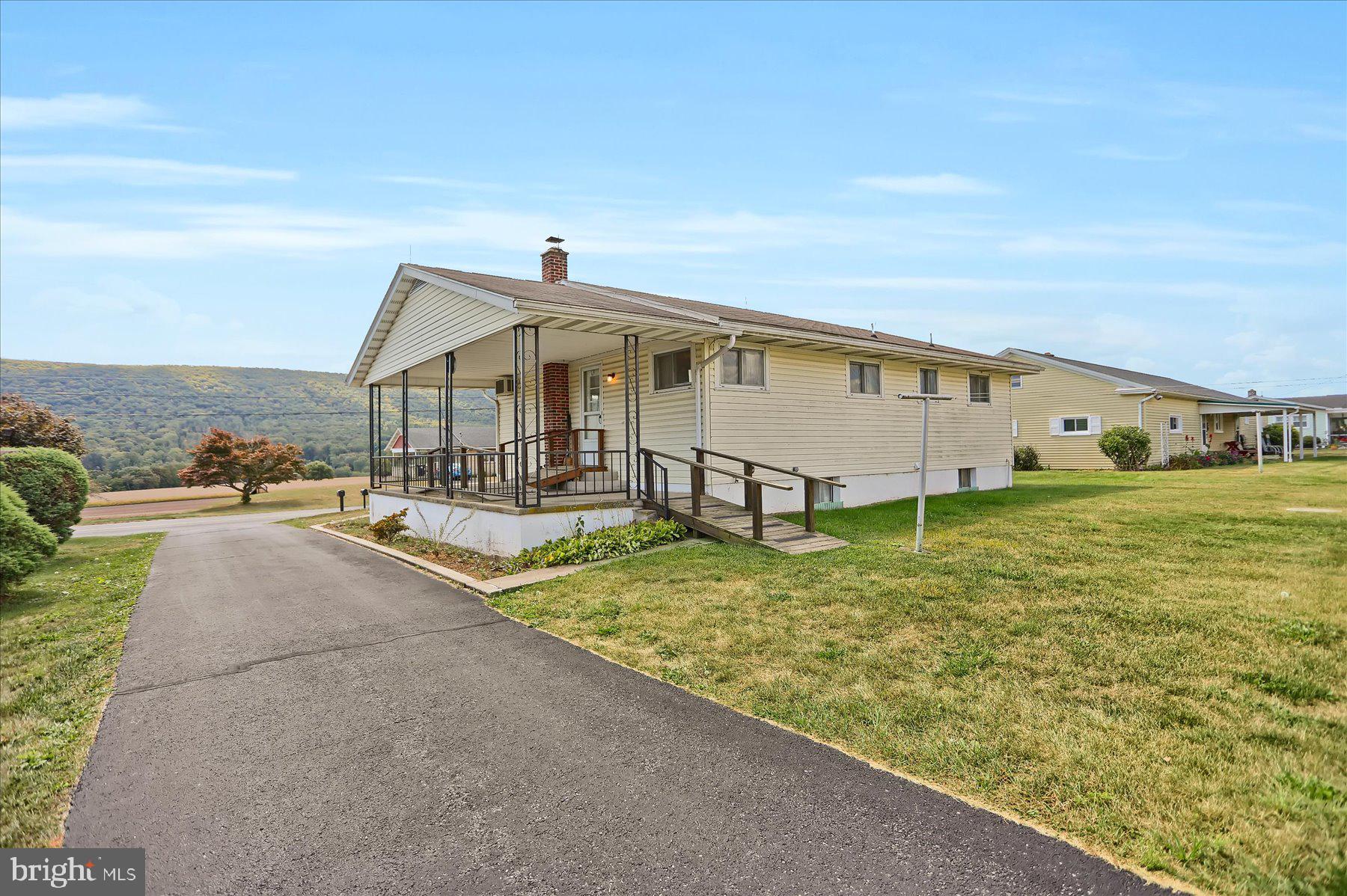 616 West Maple Street Valley View, PA 17983 - Photo 3 of 25