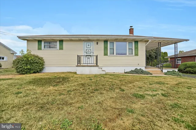 $234,900 | 616 West Maple Street, Valley View, PA 17983