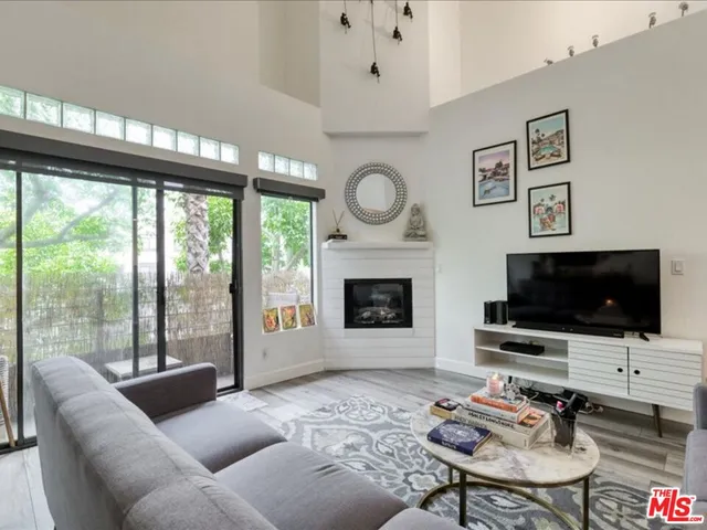 $849,000 | 4477 Woodman Avenue, Unit 304, Sherman Oaks, CA 91423