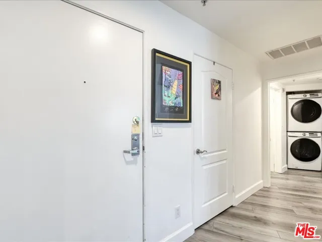 $849,000 | 4477 Woodman Avenue, Unit 304, Sherman Oaks, CA 91423