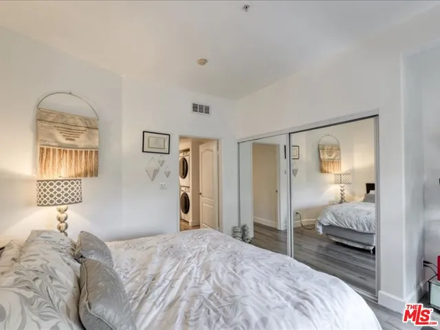 $849,000 | 4477 Woodman Avenue, Unit 304, Sherman Oaks, CA 91423