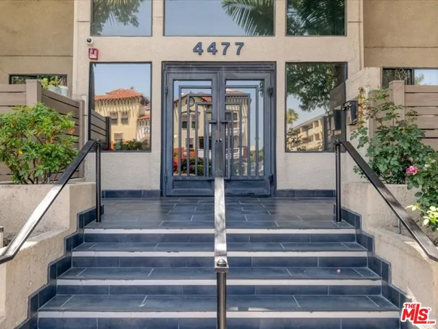 $849,000 | 4477 Woodman Avenue, Unit 304, Sherman Oaks, CA 91423