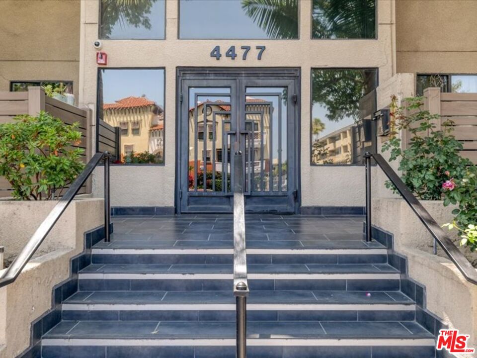 4477 Woodman Avenue, Unit 304 Sherman Oaks, CA 91423 - Photo 34 of 34 a view of entryway with a front door