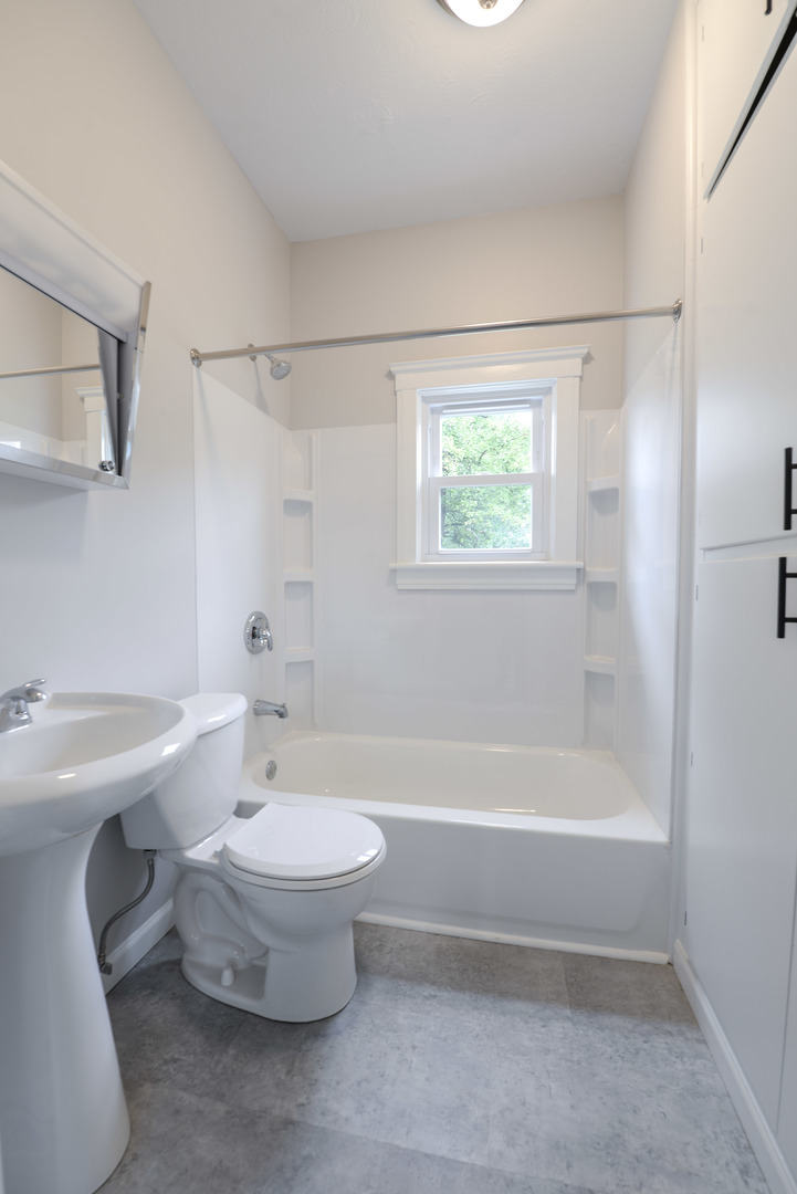 1023 Oneida Street Joliet, IL 60435 - Photo 15 of 20 Gallery Image 15