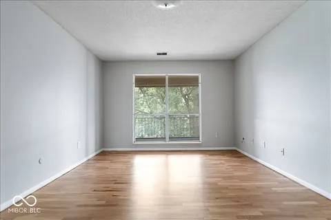 $112,000 | 5022 Allisonville Road, Unit E, Indianapolis, IN 46205