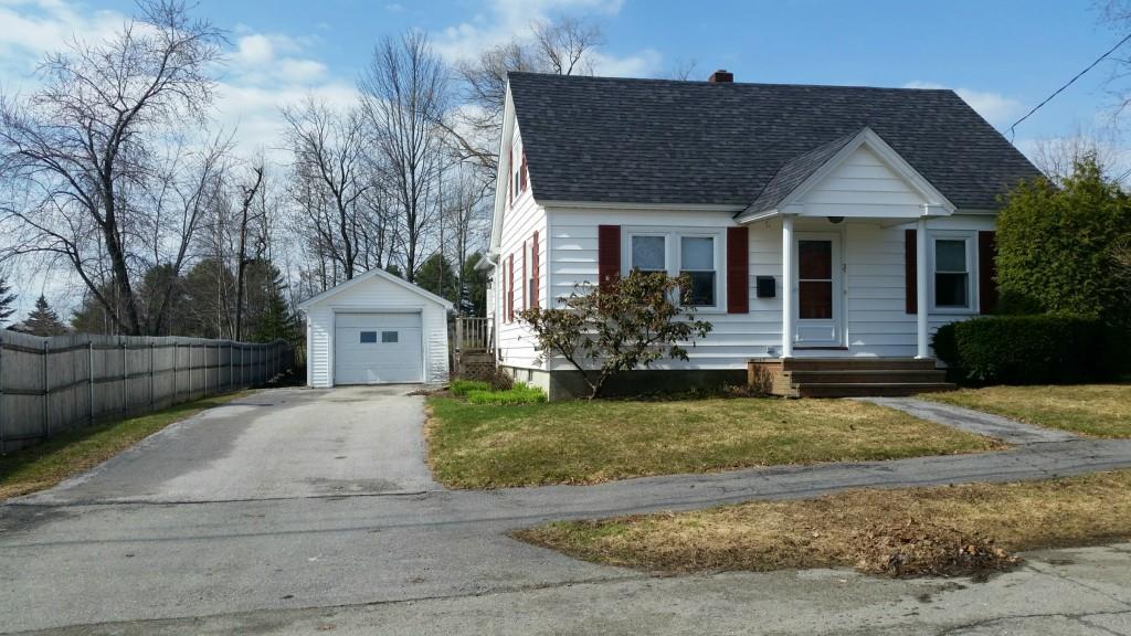 77 Crestmont Road Bangor, ME 04401 - Photo 2 of 25 Photo