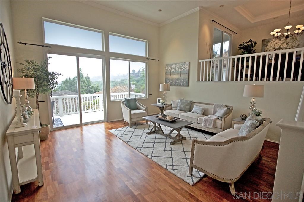 6033 Oakgate Row La Jolla, CA 92037 - Photo 2 of 25