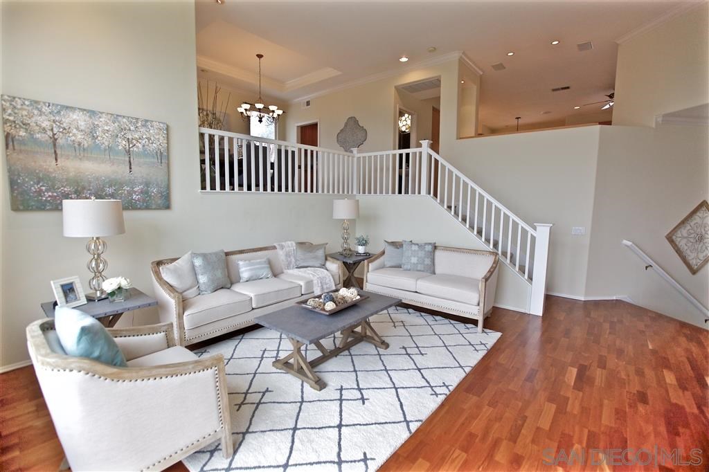 6033 Oakgate Row La Jolla, CA 92037 - Photo 4 of 25