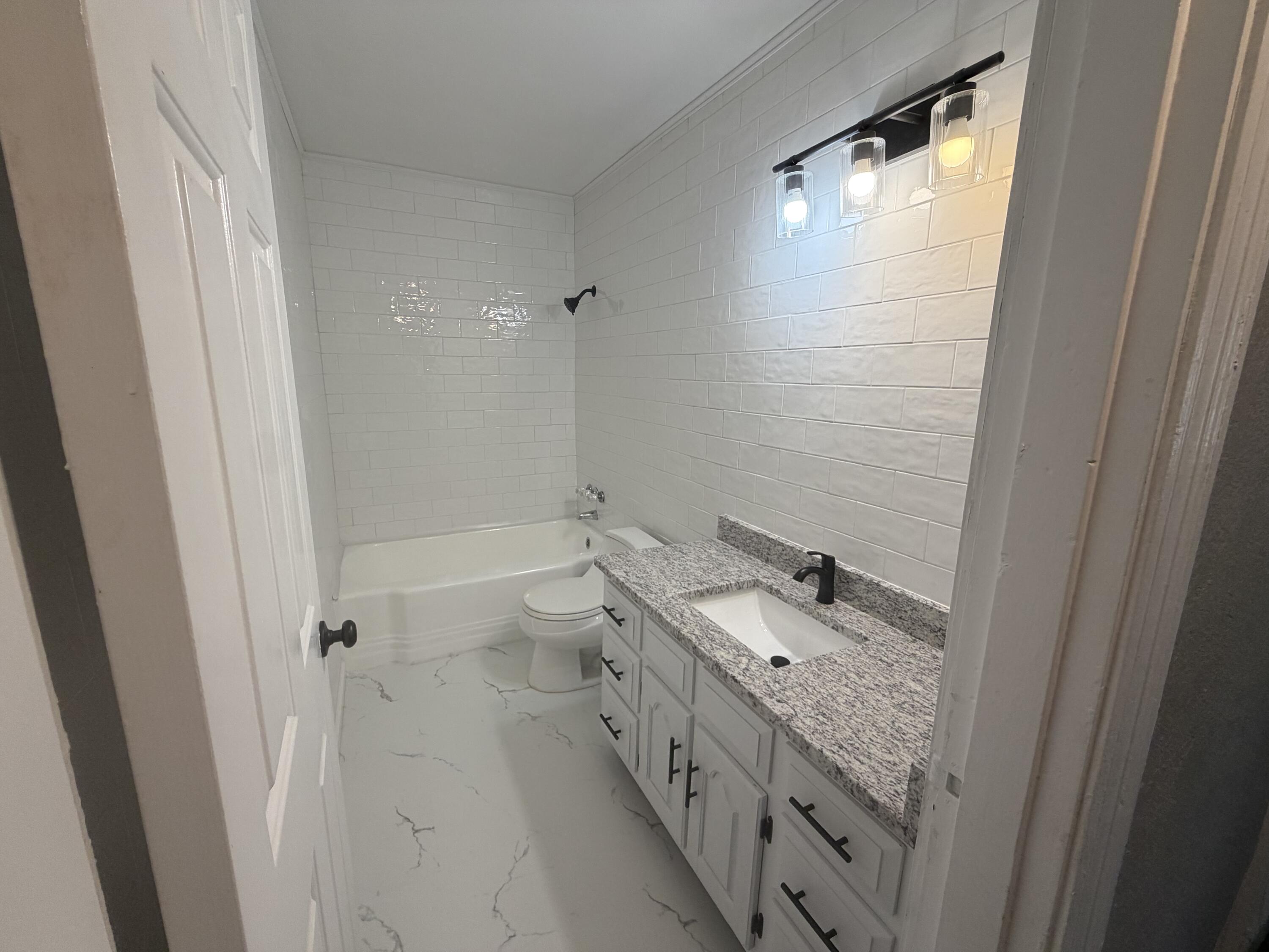 123 Chickamauga Road Chattanooga, TN 37421 - Photo 15 of 30 Bathroom