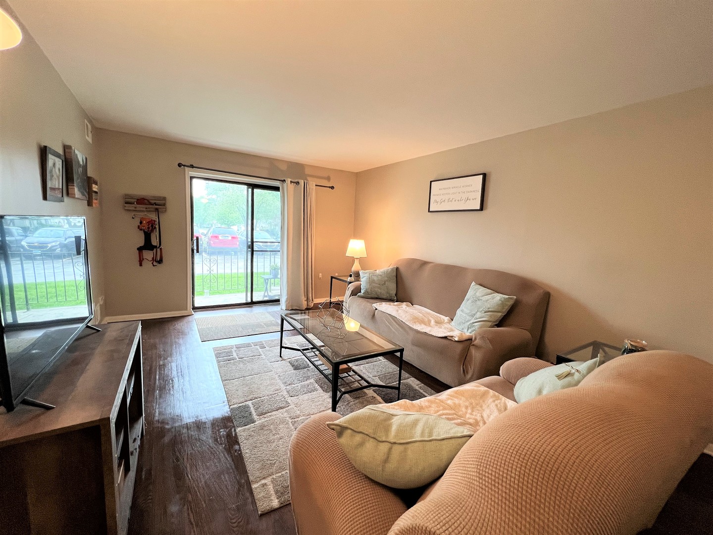 14970 Pulaski Road, Unit 2 Midlothian, IL 60445 - Photo 3 of 20 a living room with furniture and a window