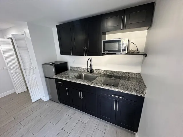 $1,350 | 214 South 57th Avenue, Hollywood, FL 33023