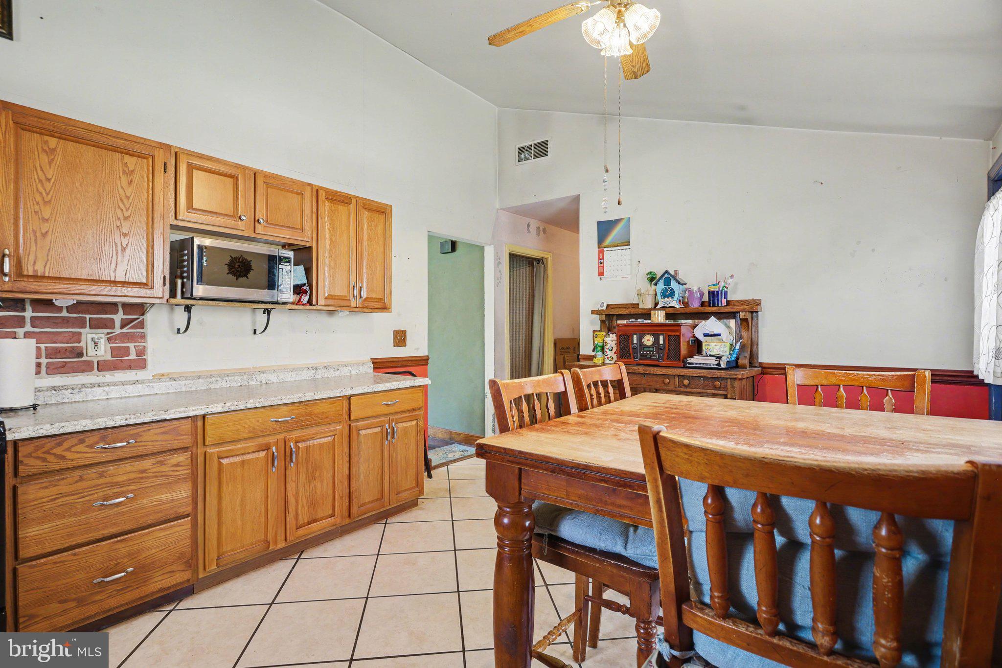 112 Green House Road Dillsburg, PA 17019 - Photo 8 of 23 Spacious Kitchen