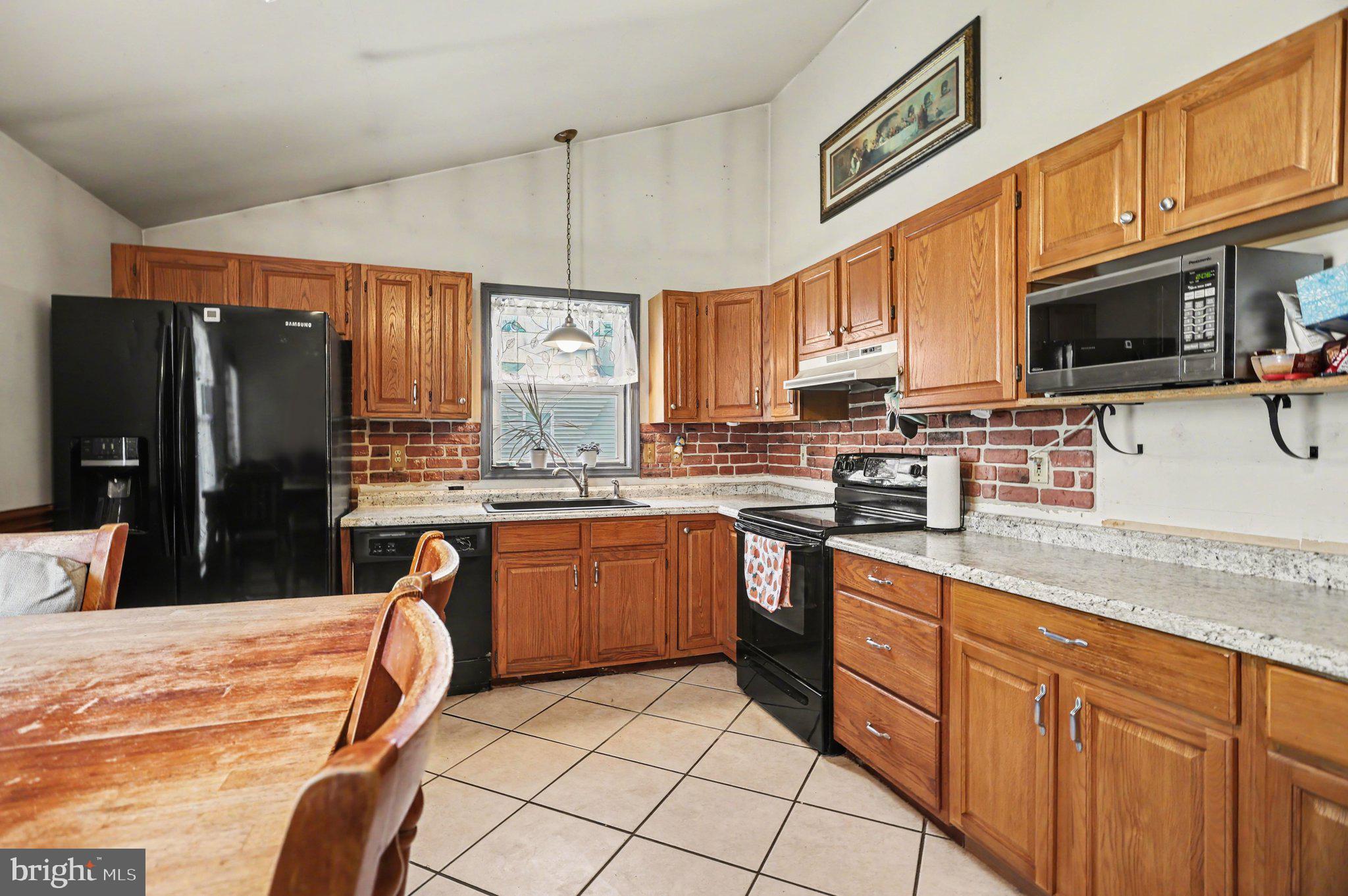 112 Green House Road Dillsburg, PA 17019 - Photo 10 of 23 Lots of Counter Space!