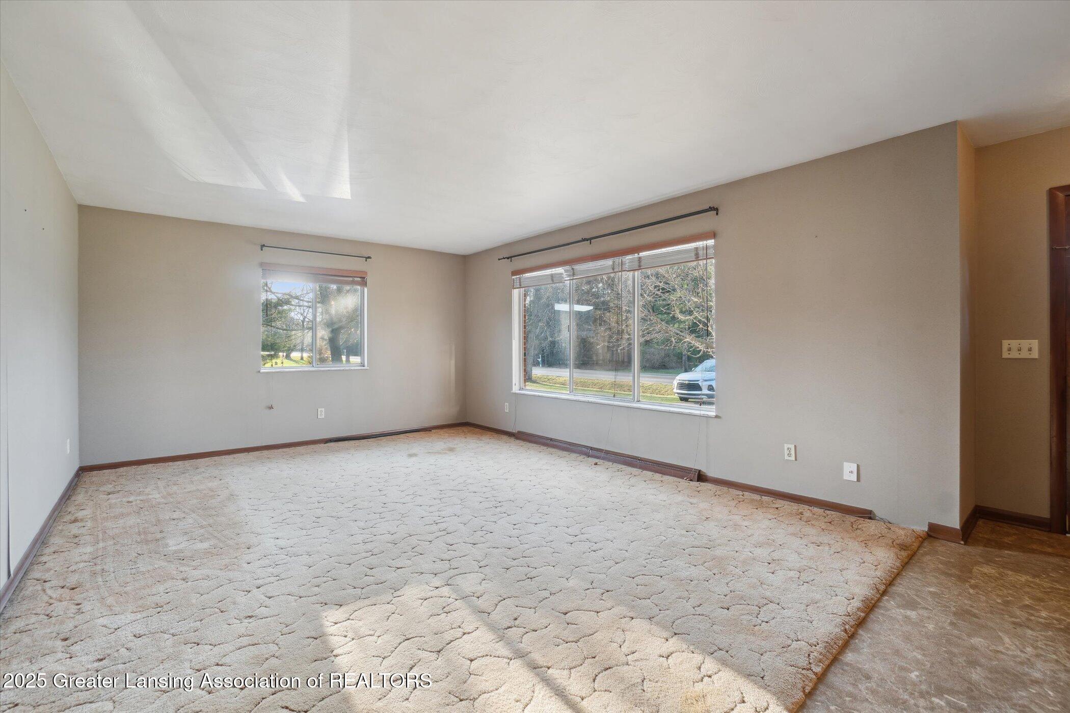 7700 West Beard Road Perry, MI 48872 - Photo 10 of 50 Living Room