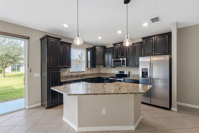 $2,050 | 6324 Torrington Circle, Lakeland, FL 33811