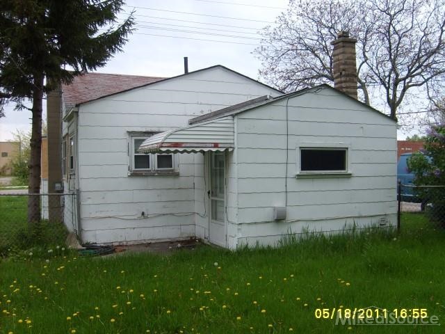 11820 Stephens Road Warren, MI 48089 - Photo 4 of 14 31201664-3.JPG