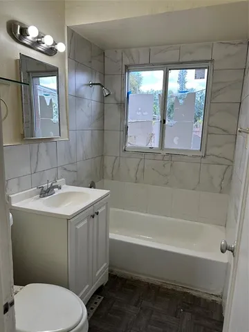 $1,850 | 1213-1217 Southwest 3rd Avenue, Unit 1215, Dania Beach, FL 33004