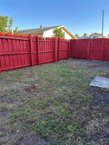 $1,850 | 1213-1217 Southwest 3rd Avenue, Unit 1215, Dania Beach, FL 33004