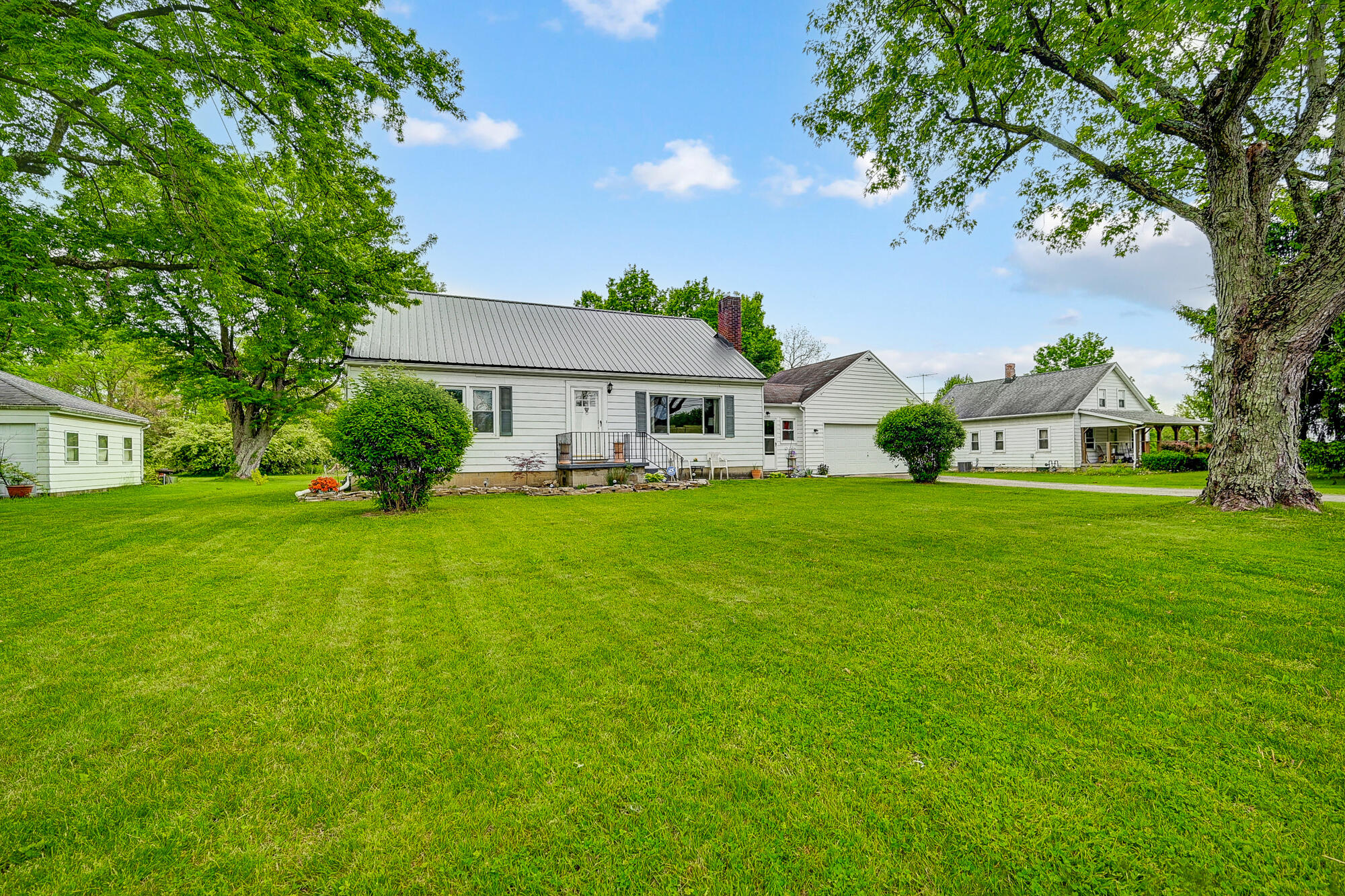 2138 Troy Road Springfield, OH 45504 - Photo 3 of 42 Gallery Image 3