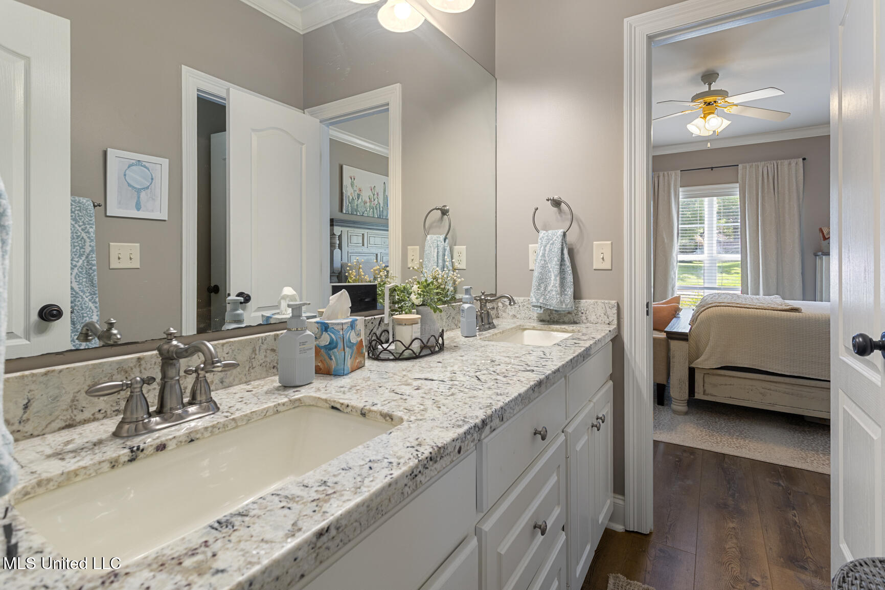 116 Hallmark Place Madison, MS 39110 - Photo 17 of 32 hall bathroom