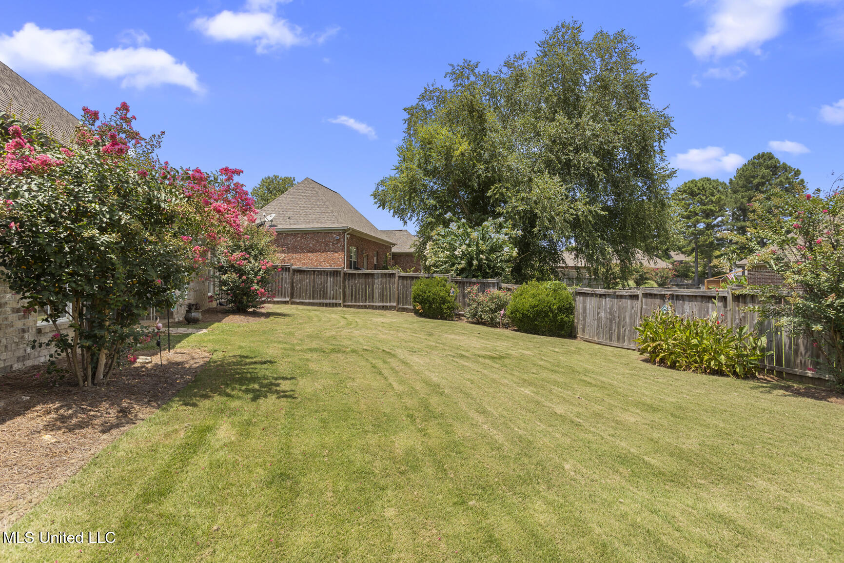 116 Hallmark Place Madison, MS 39110 - Photo 27 of 32 backyard