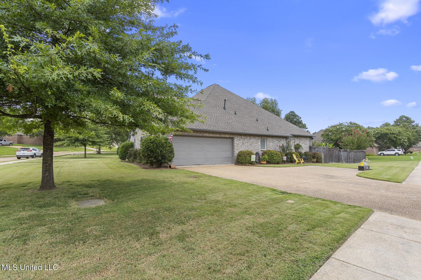 116 Hallmark Place Madison, MS 39110 - Photo 28 of 32 driveway extra parking