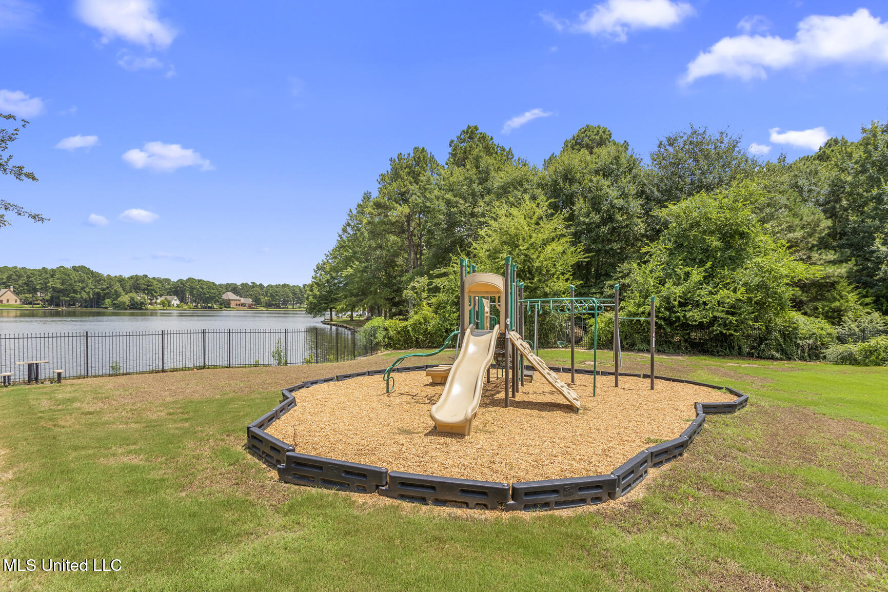 116 Hallmark Place Madison, MS 39110 - Photo 31 of 32 neighborhood playground