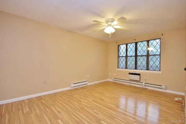 $349,900 | 362 Sierra Vista Lane, Valley Cottage, NY 10989