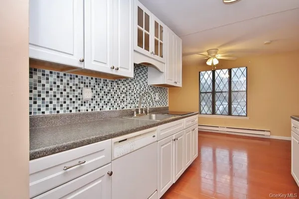 $349,900 | 362 Sierra Vista Lane, Valley Cottage, NY 10989