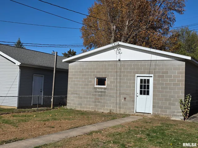 $173,000 | 1431 Spruce Street, Quincy, IL 62301