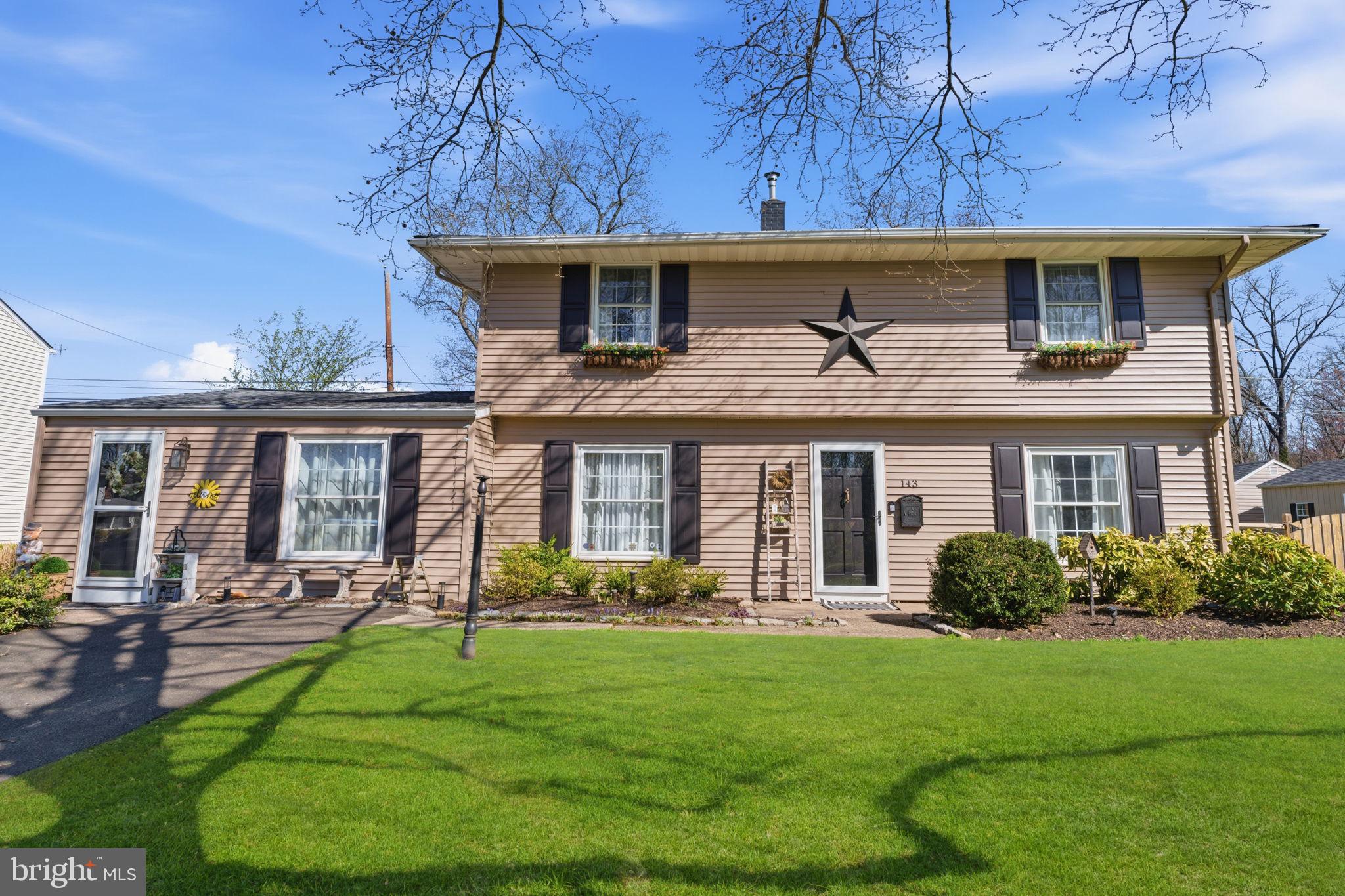 143 Terrace Road Levittown, PA 19056 - Photo 2 of 33