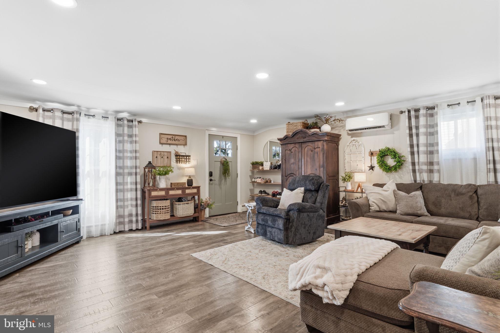 143 Terrace Road Levittown, PA 19056 - Photo 5 of 33