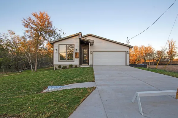 $2,400 | 336 Nene Lane, Bastrop, TX 78602