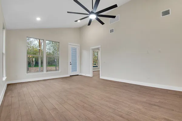 $2,400 | 336 Nene Lane, Bastrop, TX 78602