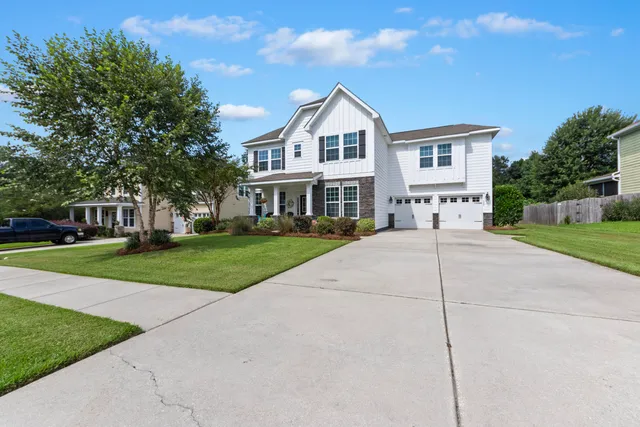 $638,000 | 127 Stagecoach Lane, Summerville, SC 29483