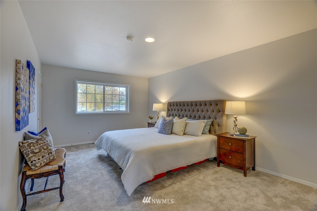 1033 Redmond Avenue Northeast Renton, WA 98056 - Photo 11 of 23 Gallery Image 11